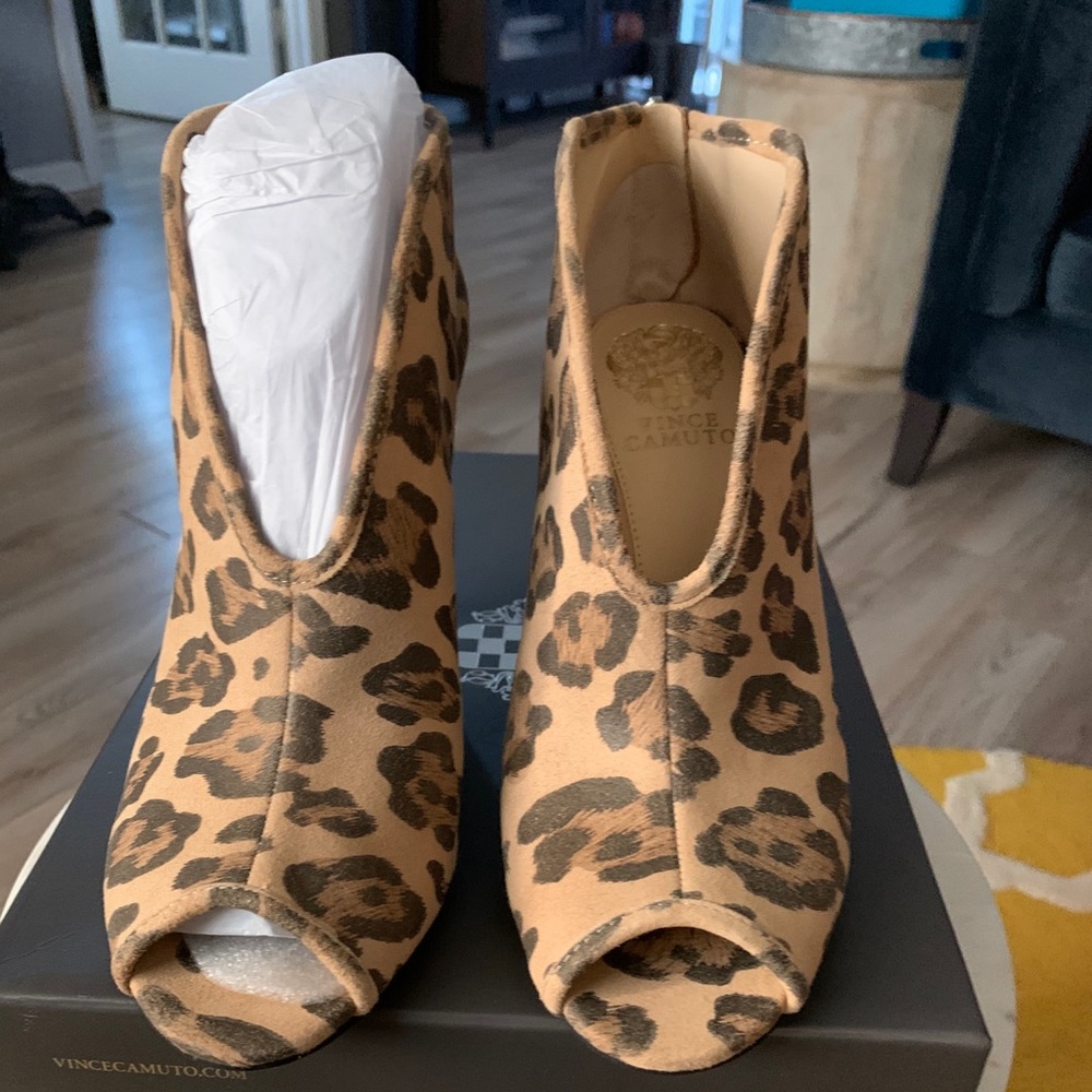 Peep toe